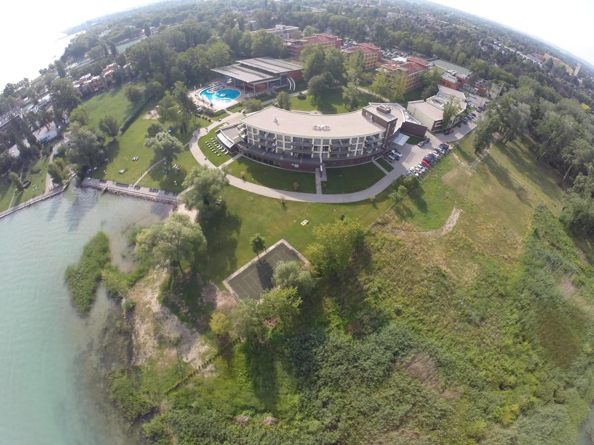 Hotel Azur Premium Siófok Exterior foto
