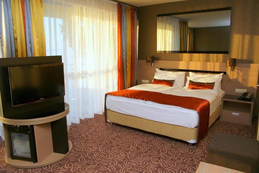 Hotel Azur Premium Siófok Exterior foto